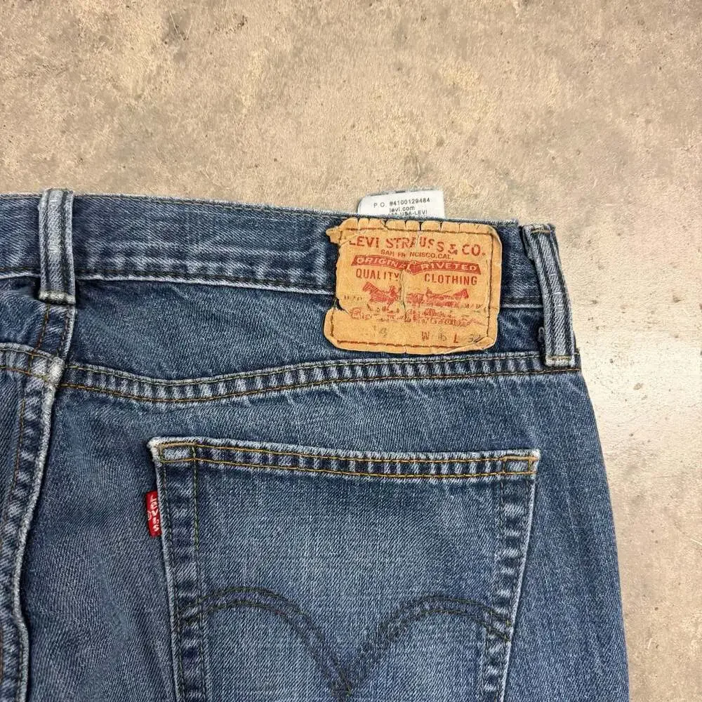 Vintage 2000’s Levi’s 514 Denim Jeans